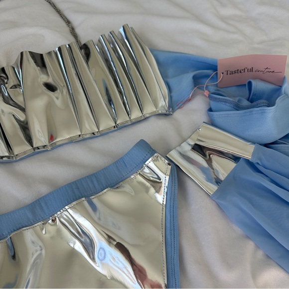 Tasteful Girl Rave Set - Picture 4 of 4